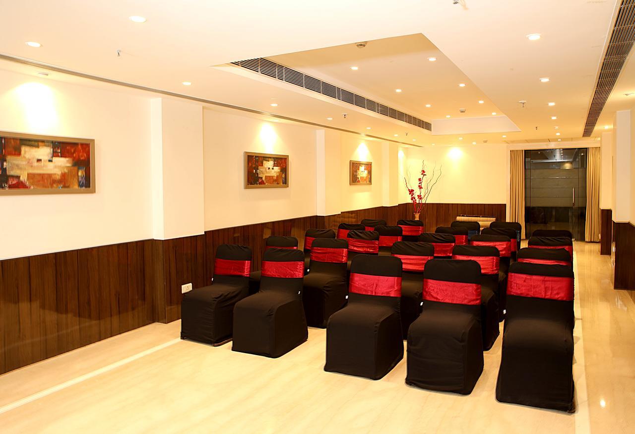 Inde Hotel Vista Woods Huda City Centre, Gurgaon Exterior foto